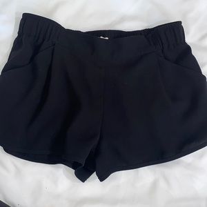Silence + noise black short with pockets